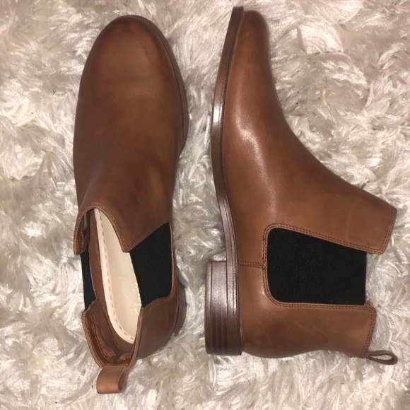 Clarks Shoes - Chelsea boots: Tan leather: Never Worn: